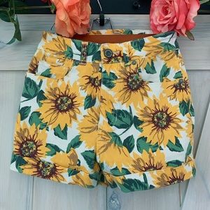 Sunflower shorts! 🌻🌻